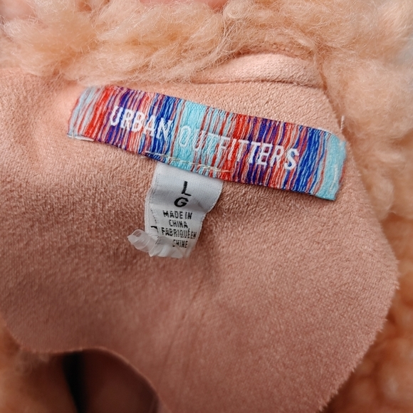 URBAN Outfitters Sherpa jacket size L - Picture 9 of 12